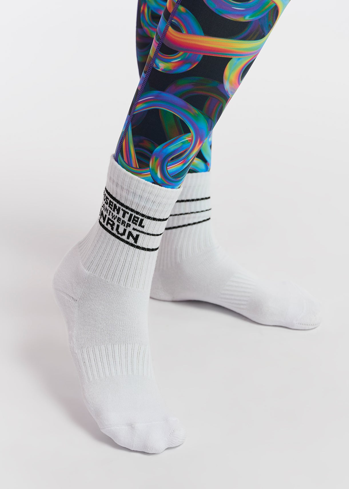 ESSENTIEL ANTWERP X UNRUN SOCKS